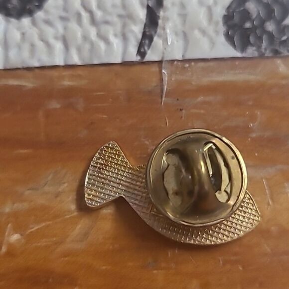 Colorful Fish Pin - Picture 2 of 2